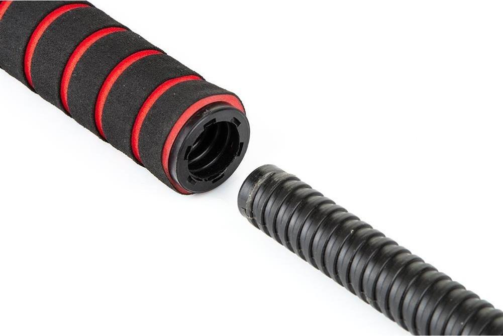 Manualer, to svarte bitumenske hantler på 10 kg hver med stenger og låser, liggende ved siden av hverandre.