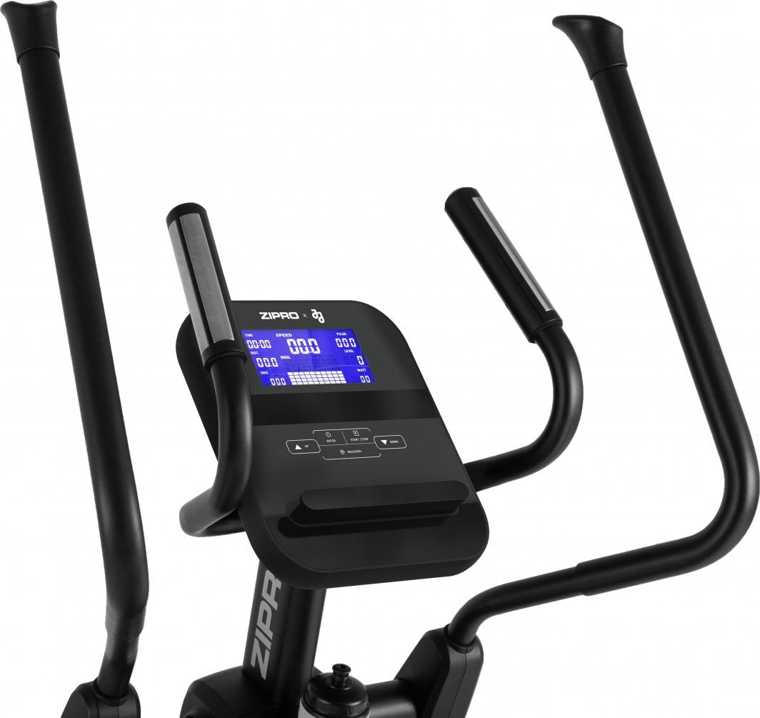 Orbitrek med svart konsoll, blått display og to sølvfargede pulssensorer, vist fra fronten.