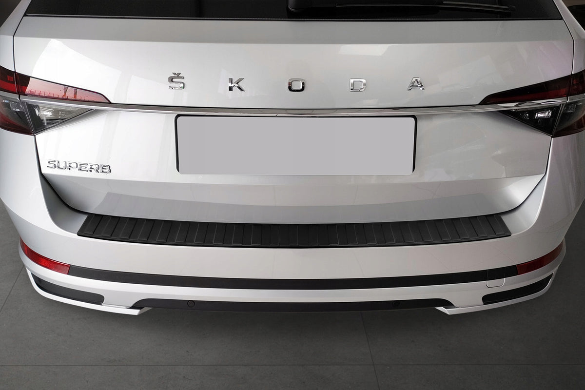 Avisa bakfangerbeskytter til Skoda Superb III / Black matt – svart matt overflate
