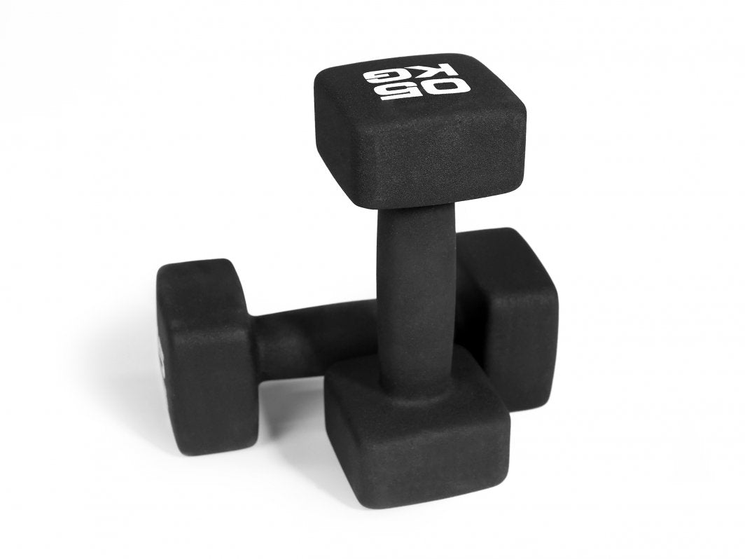 Manualer i svart neopren med firkantede ender, 0,5 kg står tydelig på toppen, sett fra skrå vinkel.