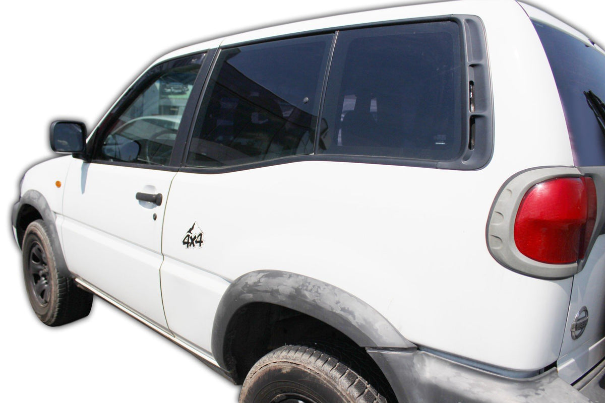 Vindavviser Nissan 5-dørs 08/ (1993-2004) – PMMA Plexi - nærbilde