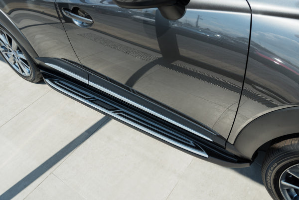 Stigtrinn Ventshield til Mazda CX-3 2014-2023 i aluminium og svart