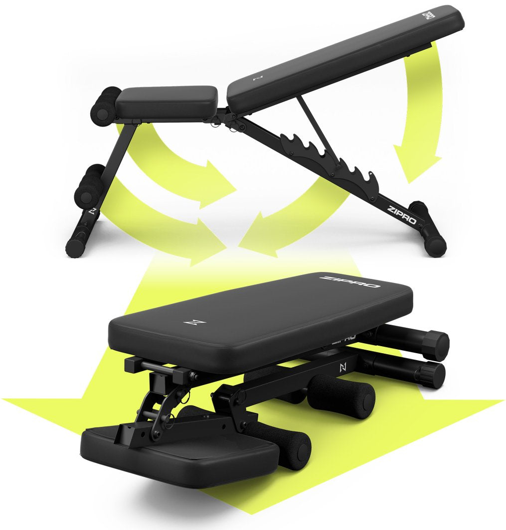 Sammenleggbar Treningsbenk i svart polstring og metall, vist fra siden både oppslått og sammenlagt med gule piler.