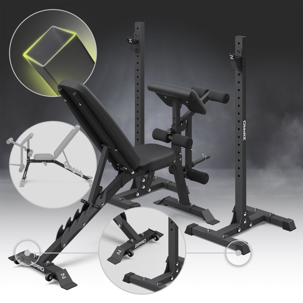 Treningsbenk i sort metall med polstrede puter, justerbar ramme, hjul og vinkeljustering for setet vises.