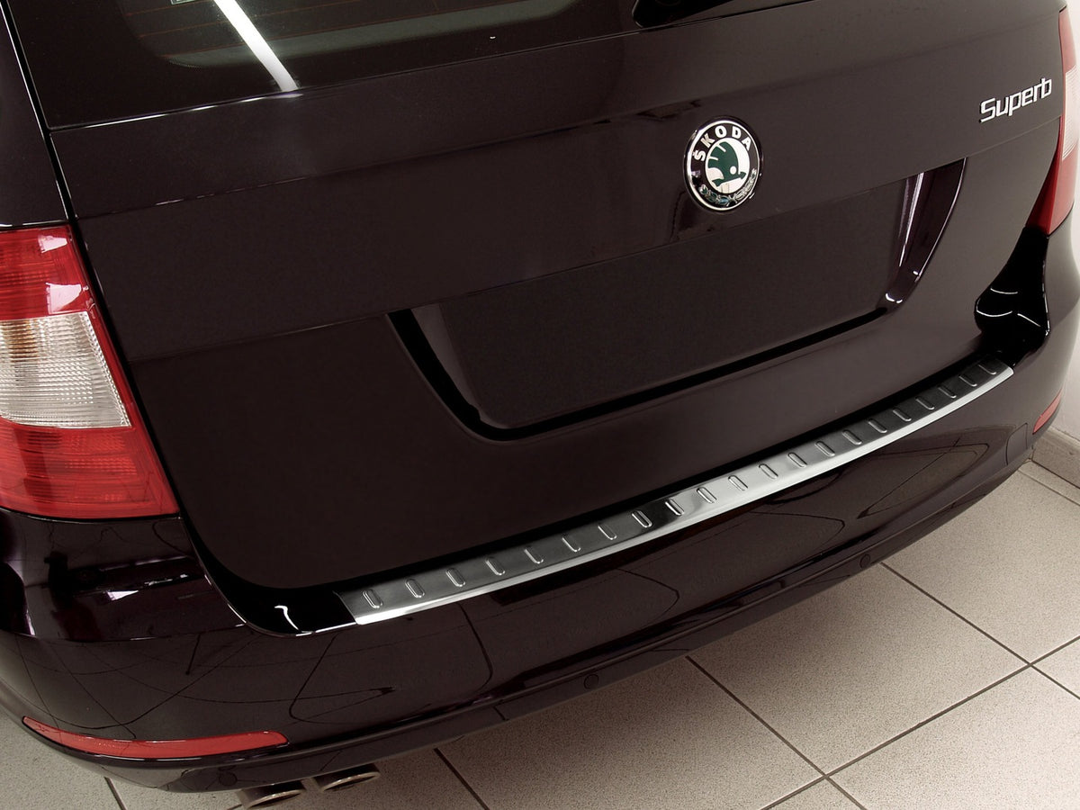 Avisa bakfangerbeskytter til Skoda Superb II Stasjonsvogn – rustfritt stål børstet