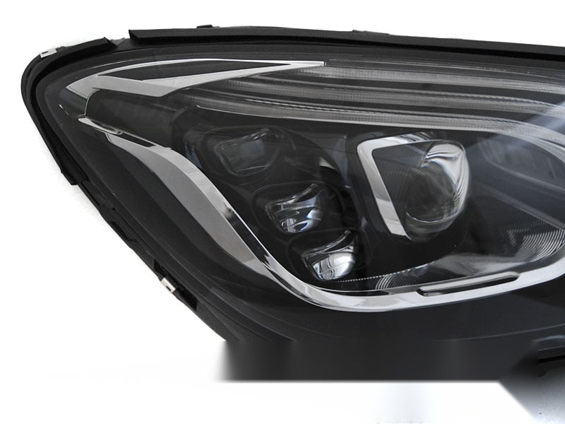 Detaljbilde av frontlykter-par til Mercedes W222 13-17.