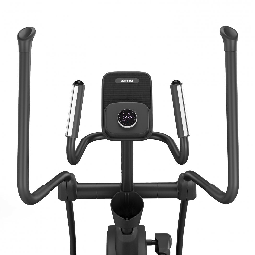 Crosstrainer i sort med digitalt display, to lange sølvfargede håndtak og flaskeholder under displayet.