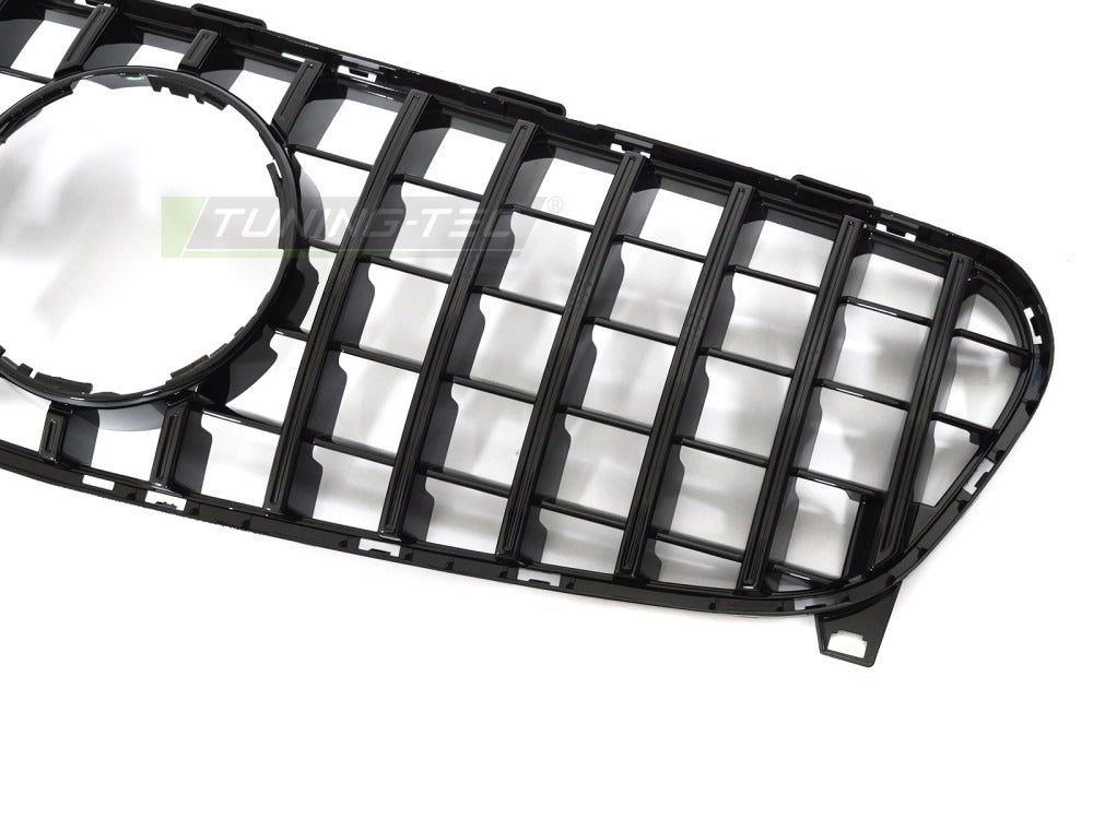 Grill Mercedes GLA X156 16-19 sett fra siden, lamellstruktur synlig.