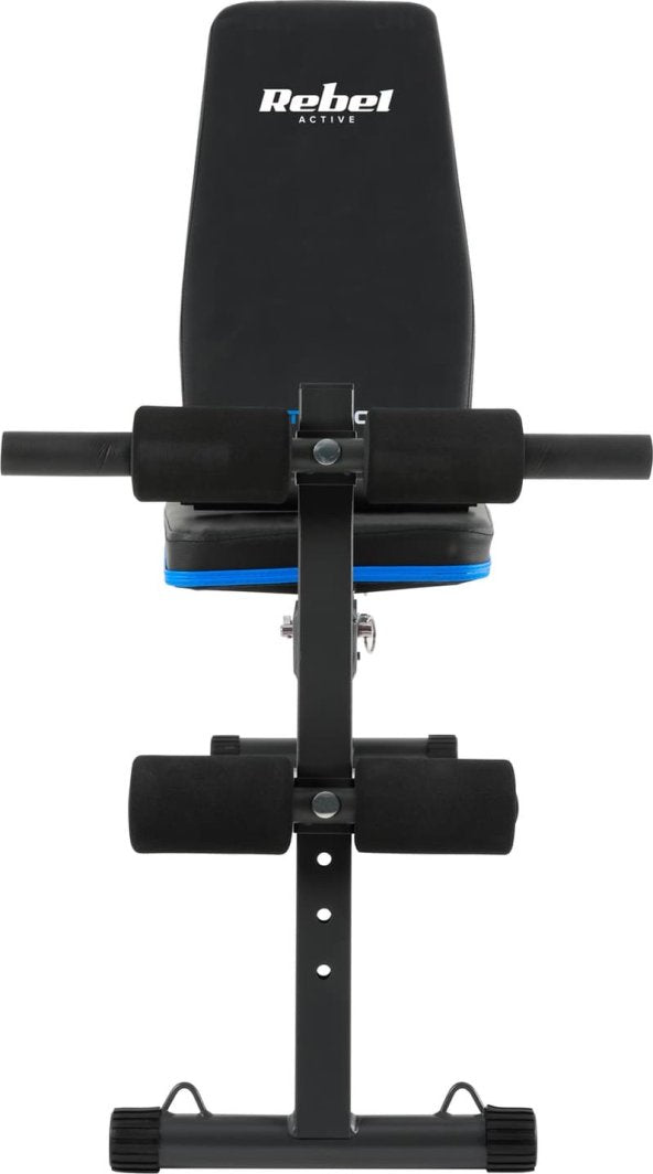 Multifunksjonell Treningsbenk i svart med polstret, justerbart ryggstøtte og "Rebel Active"-logo foran.