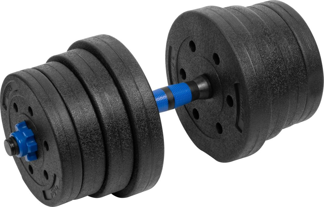 Hantler med sorte bitumenske vektskiver, blått håndtak og blå låsemekanisme, sett fra skrå vinkel.