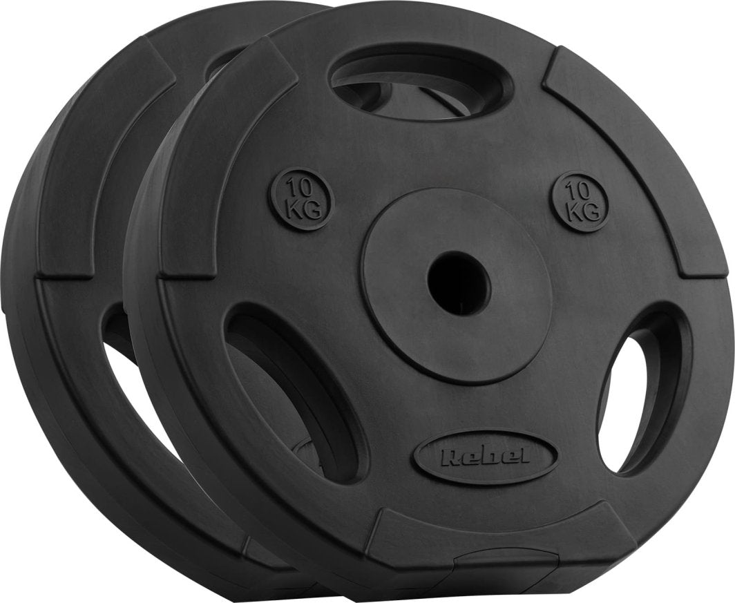 Vektskiver i sort gummi, 2 x 10 kg, med grep og 31 mm hull, sett fra skrå vinkel foran.