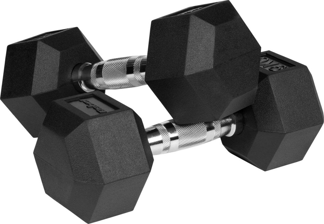 Hantler i sort gummi med sekskantede ender og sølvfarget, rillet metallhåndtak sett fra skrå vinkel.