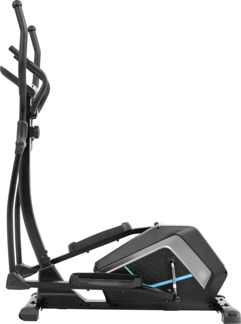 Orbitrek i sort med blå og grå detaljer, sett fra siden, synlige håndtak og fotplater, robust design.