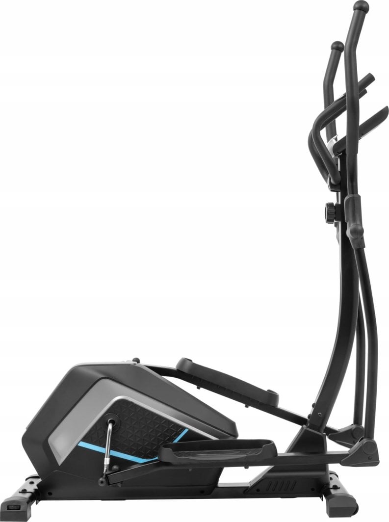 Orbitrek ellipsemaskin i sort og grå med blå detaljer, synlige pedaler, håndtak og solid ramme, sett fra siden.