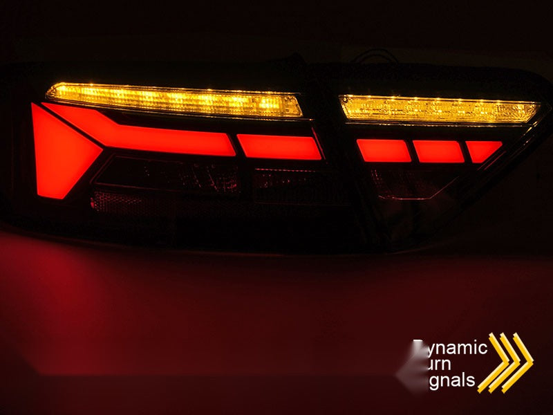 Baklykter Audi A5 11-16 OEM Bulb montert i bilen — overblikk.