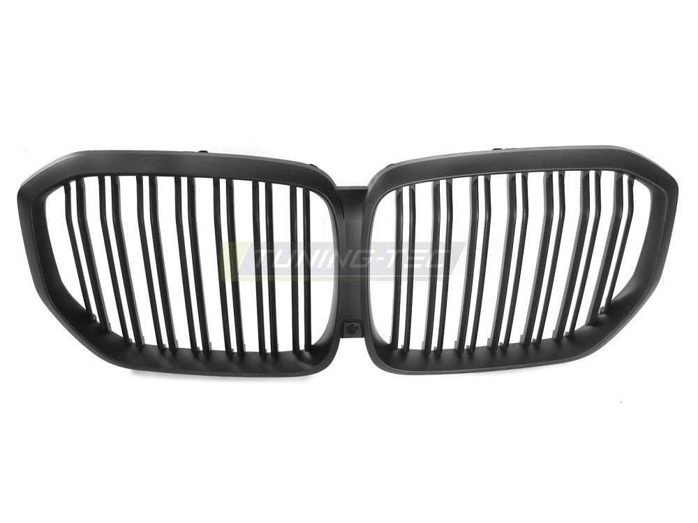 Detaljbilde av Grill X5 G05 19-22 matt sort med lamellstruktur og BMW-nyrer.
