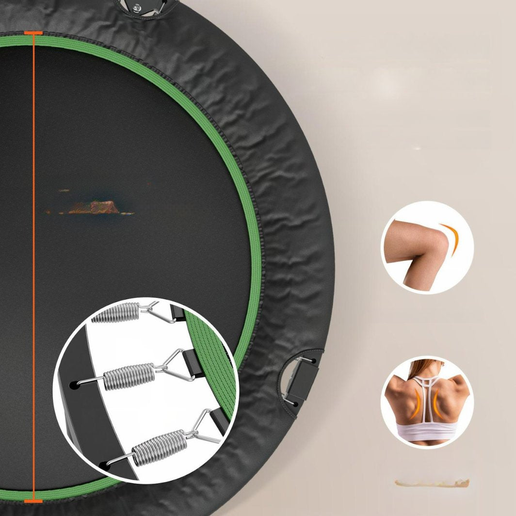 Liten Trampoline med svart og grønt trekk, sett ovenfra, håndtak, metallfjærer og to illustrasjoner av ledd og rygg.