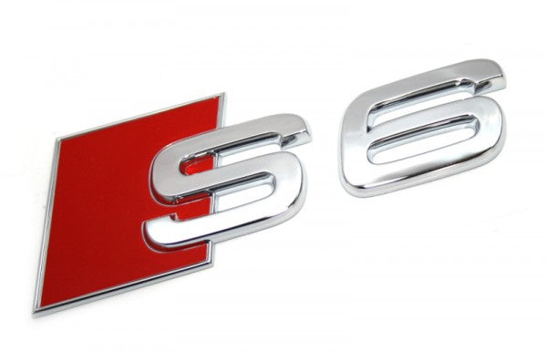Emblem/logo til Audi S6 Chrome i krom og rød med original passform for bakluke