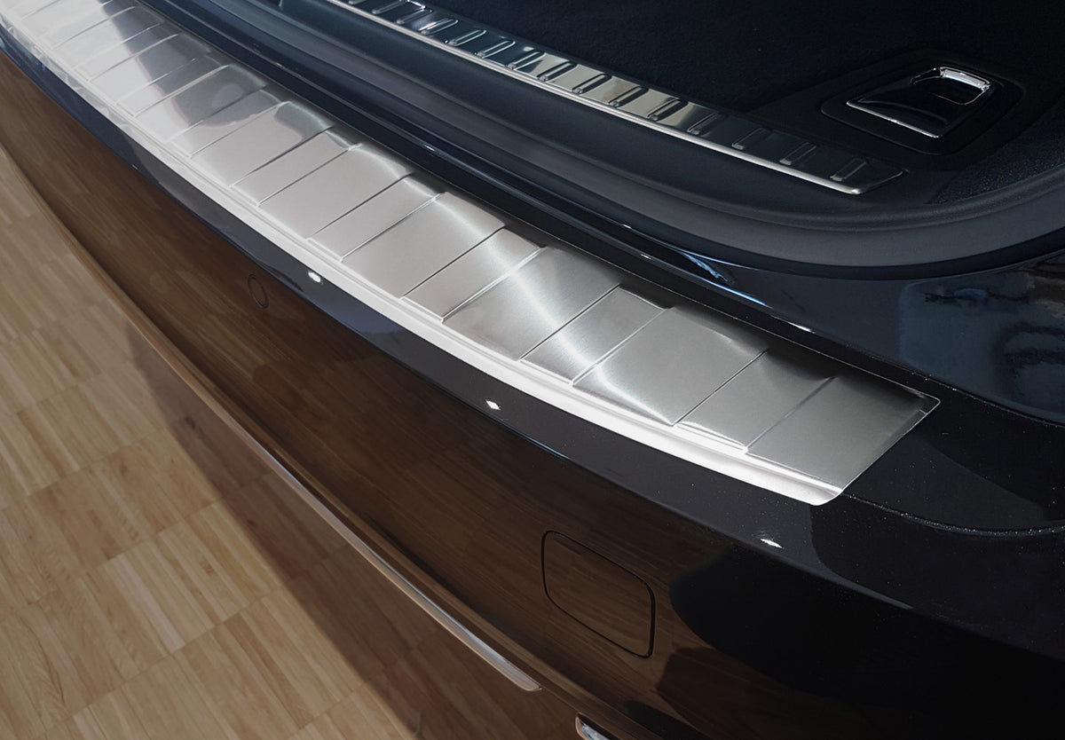 Bakfangerbeskytter Volvo V90 II (2016-) – rustfritt stål - detaljer