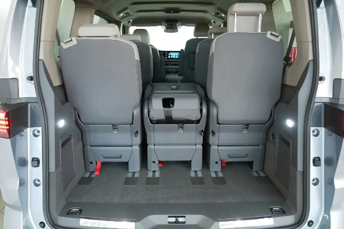 Aristar bagasjeromsmatte til Vw T7 Multivan / L1 - kort – olje- og bensinbestandig