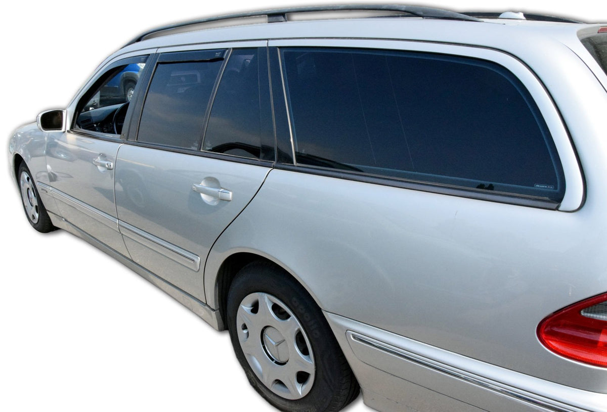 Vindavviser Mercedes E-Klasse S210 5-dørs (1995-2003) – PMMA Plexi - nærbilde