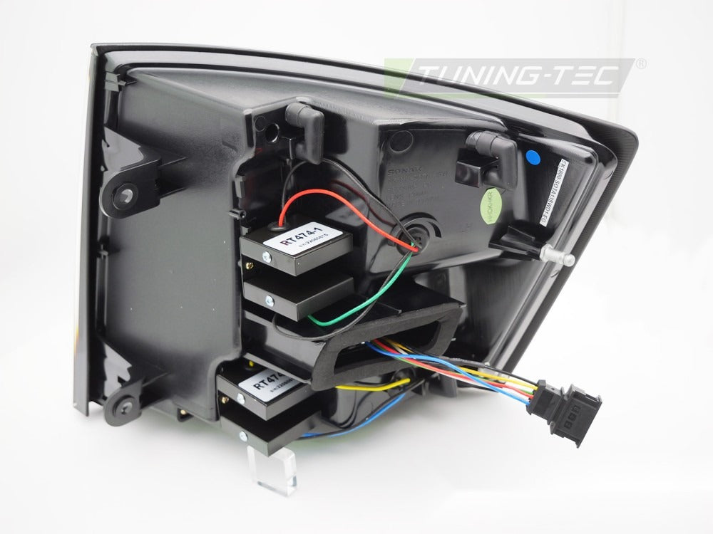 Baklykter Skoda Octavia III SW 12-20 OEM Bulb med festedetaljer.