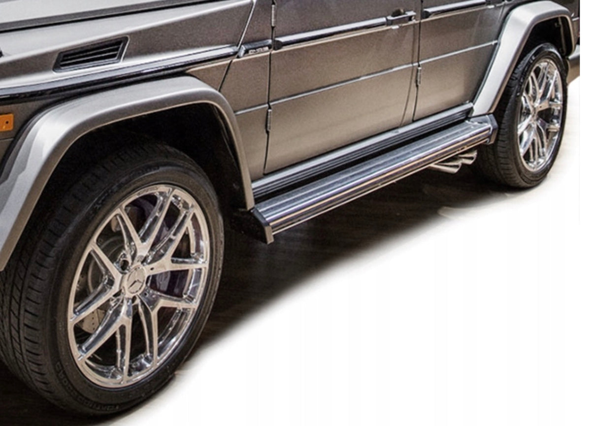 Stigtrinn fra ukjent produsent til Mercedes G II (W463) i aluminium og ABS med monteringssett