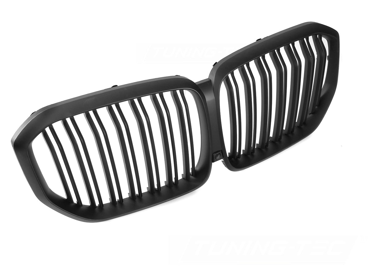 Grill til BMW X5 G05 19-22 i matt sort sett rett forfra på hvit bakgrunn.