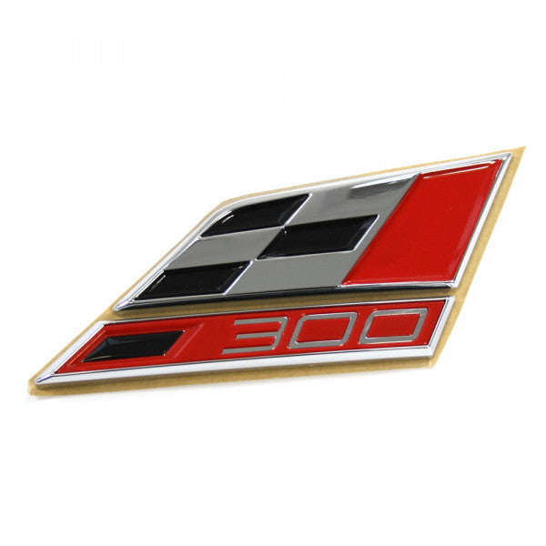 Emblem Seat Cupra 300 Seat Leon (5F) > Chrome / Red / Black - sett forfra