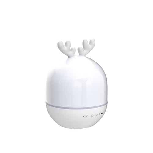 Nattlampe i hvit, rund design med gevirdetaljer på toppen og knapper foran, fotografert fra skrå front.