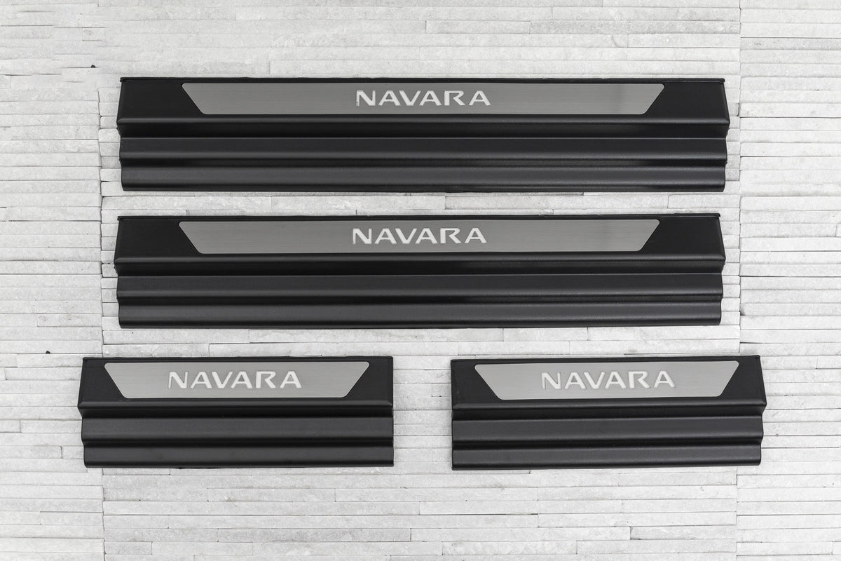 Ven-Tuning dørbeskytter til Nissan Navara IV (NP300) – svart overflate