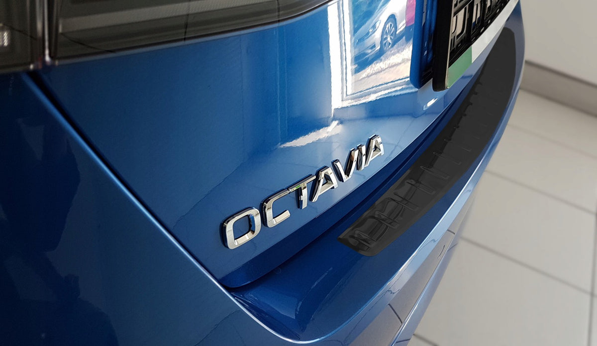 Bakfangerbeskytter Skoda Octavia IV Liftback (2019-) – Rustfritt stål - nærbilde