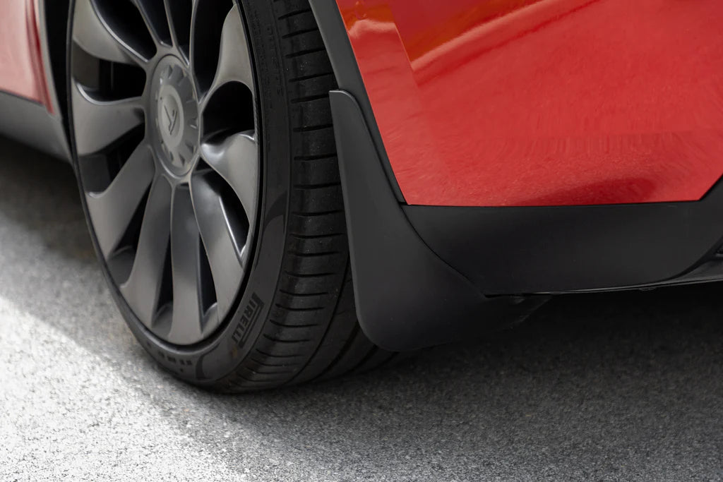 Unknown skvettlapp til Tesla Model Y / sett 4 stk. – svart farge