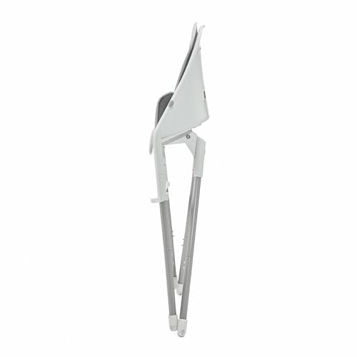 Barnestol i lys grå plast og metall, sammenlagt og sett fra siden med slanke ben og kompakt design.