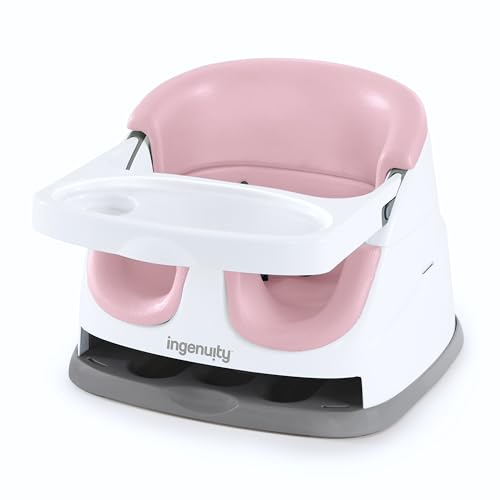 Baby Stol med rosa sete, hvite kanter, grå bunn og avtagbart brett, sett skrått forfra. Tekst på engelsk.