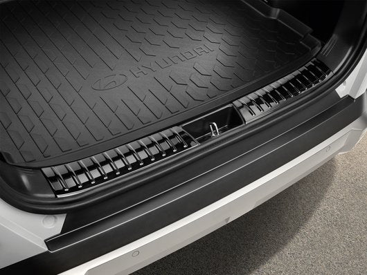 Hyundai OEM bakfangerbeskytter til Hyundai Kona Electric II – rustfritt stål svart Piano Black