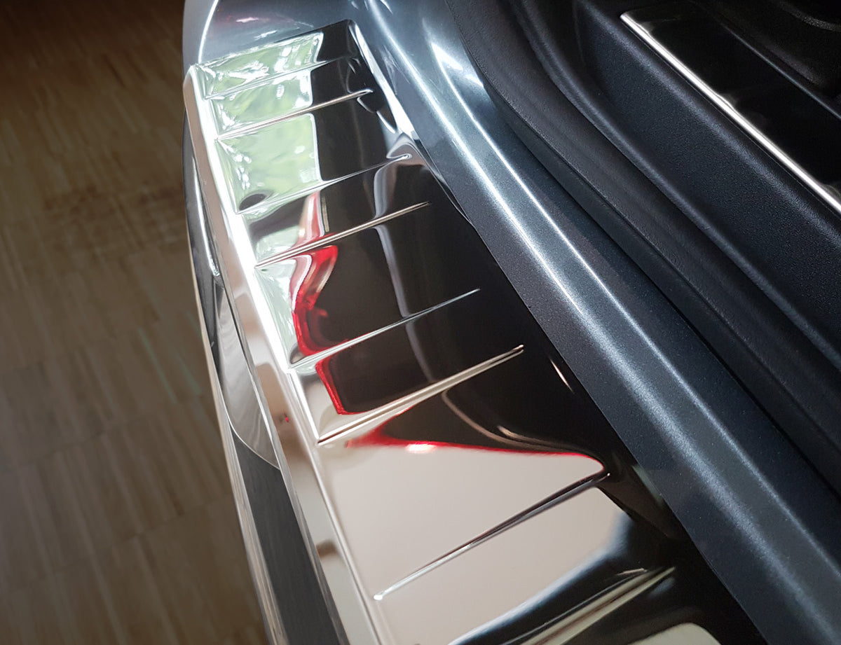 Bakfangerbeskytter Volvo XC60 II / Silver Edition (2017-) – Rustfritt stål - detaljer
