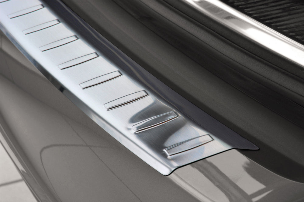 Avisa bakfangerbeskytter til Skoda Superb II Facelift Stasjonsvogn – enkelt montert med 3M tape
