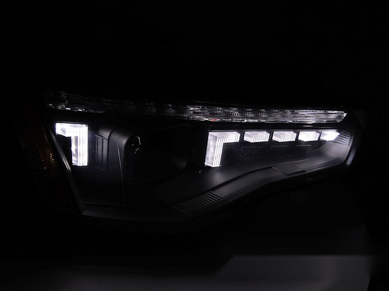 Frontlykter Audi A5 11-16 LED med festedetaljer.