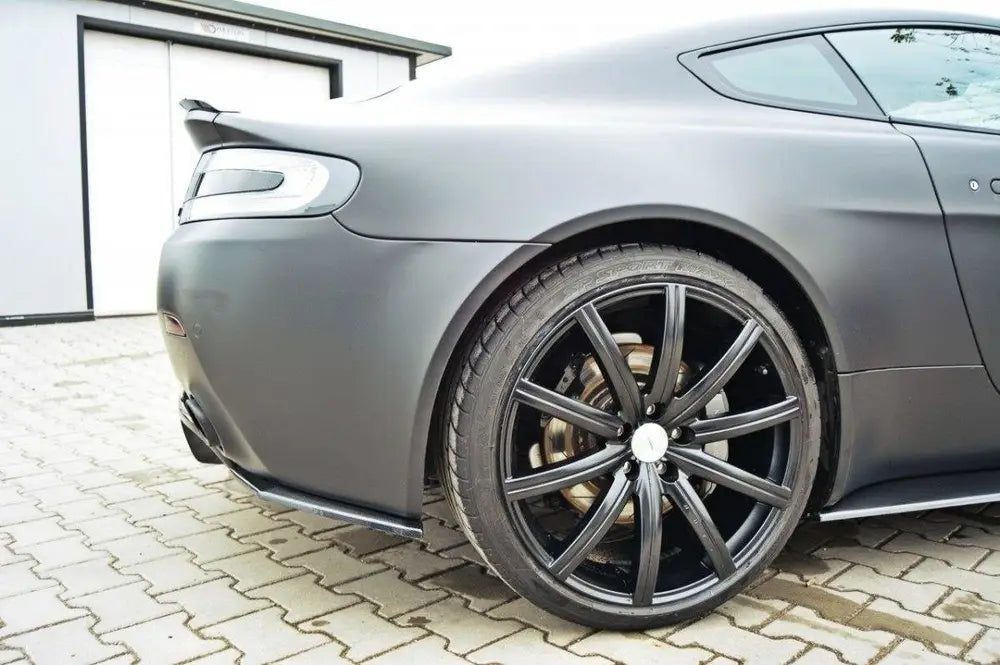Sidesplittere Bak Aston Martin V8 Vantage | Nomax.no🥇_1