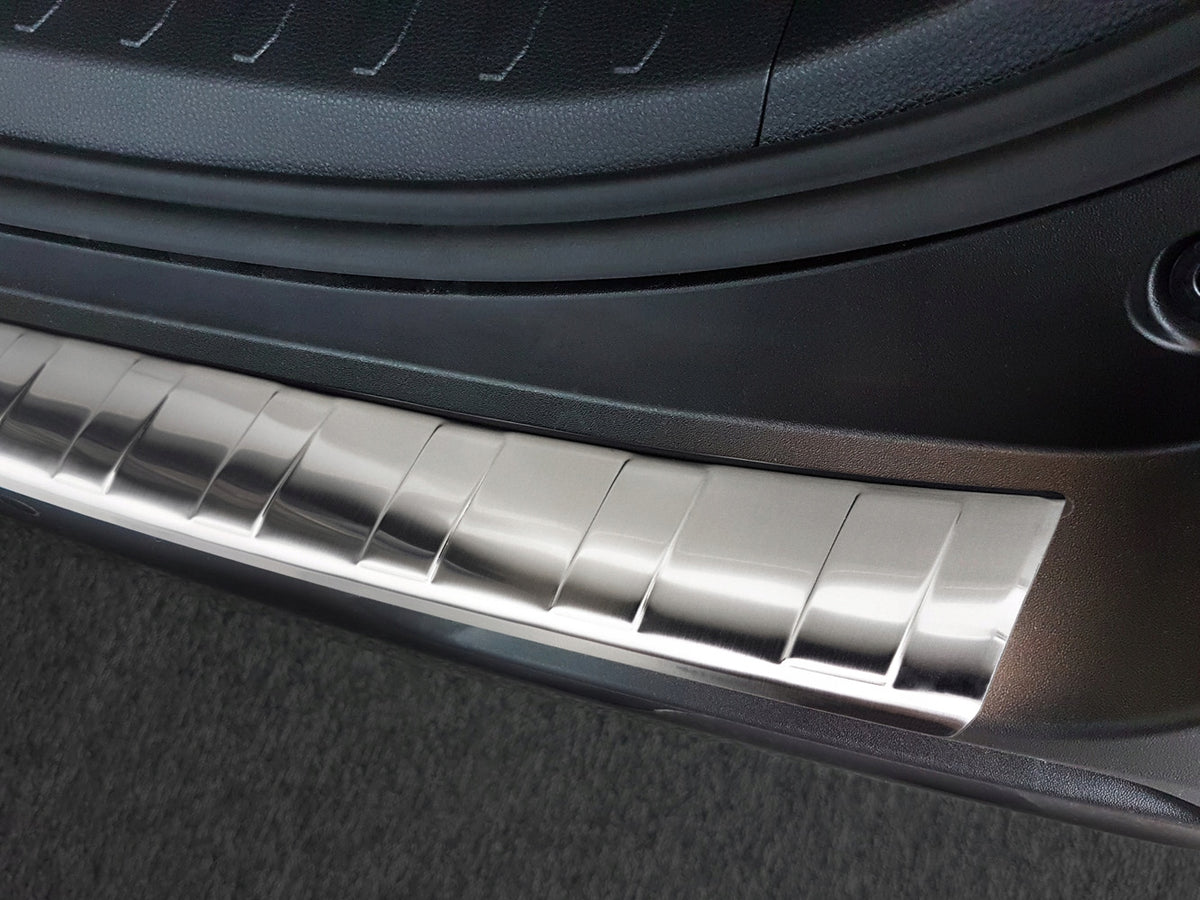 Avisa bakfangerbeskytter til Toyota RAV4 V / RAV4 Plug-in Hybrid / Silver Edition – enkel 3M montering