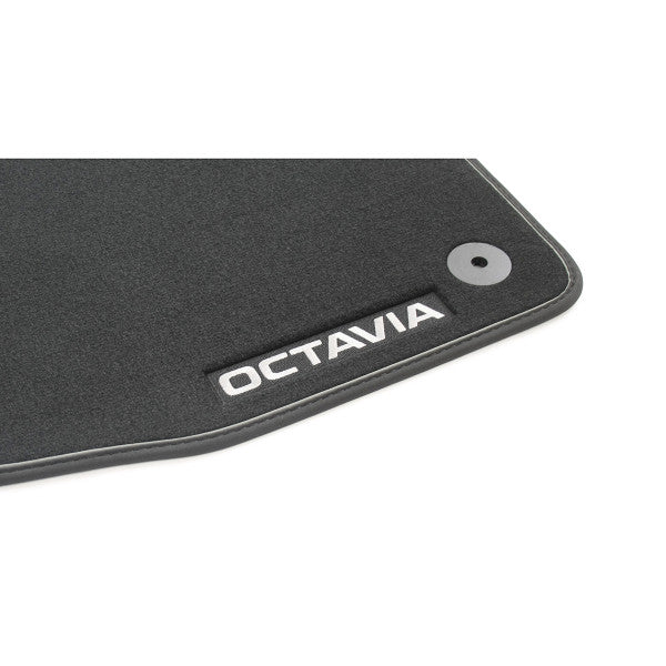 VAG OEM stoffmatter til Skoda Octavia IV – svart satin farge