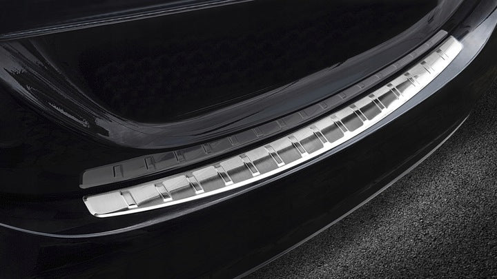 Avisa bakfangerbeskytter til Mercedes C (W205) Sedan / Silver Edition – rustfritt stål, børstet