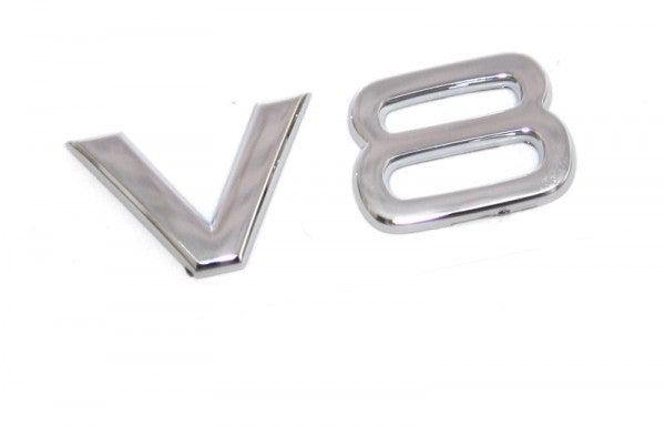 Emblem/logo til Audi V8 Chrome i krom ABS-materiale med original passform og plassering på fender/skjerm
