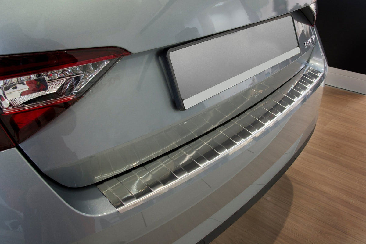 Avisa bakfangerbeskytter til Skoda Superb III Liftback / Silver Edition – enkel 3M-montering