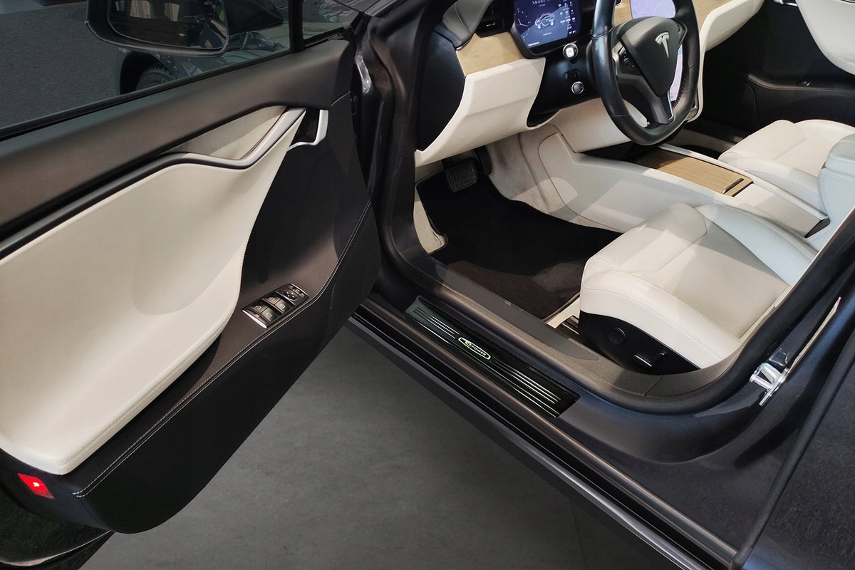 Avisa dørbeskytter til Tesla Model S – svart blank overflate