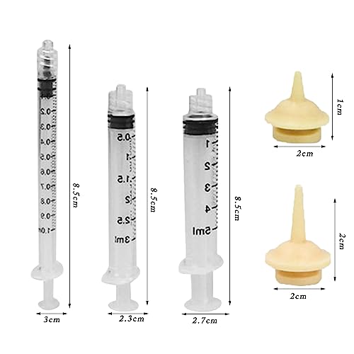 Matesprøyte med tre gjennomsiktige sprøyter i ulike størrelser og to beige silikonhetter, målelinjer vises.
