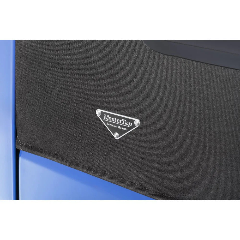 Nærbilde av MasterTop-emblem på MasterTwill kalesjestoff
