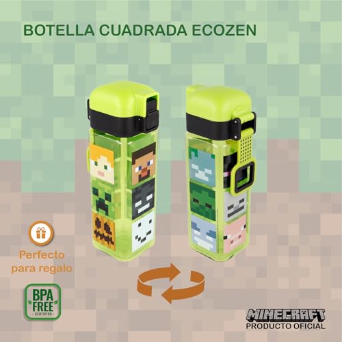 Vannflaske i firkantet gjennomsiktig plast med grønne detaljer, Minecraft-figurer og spansk tekst, vist fra to vinkler.