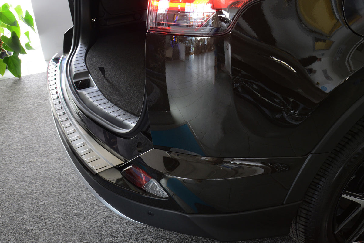 Avisa bakfangerbeskytter til Toyota RAV4 IV Facelift / Silver Edition – rustfritt stål